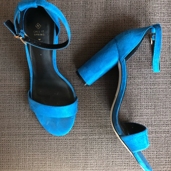 Beautiful Blue Block Heels - Picture 2 of 2